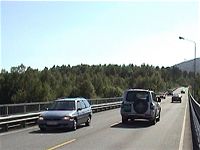 Tett trafikk på E6 på brua over Målselv
